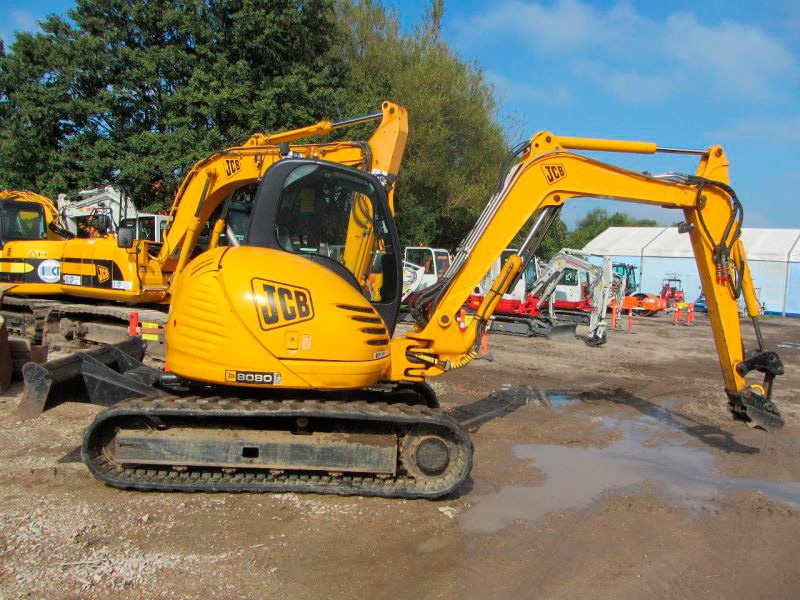 JCB 8080